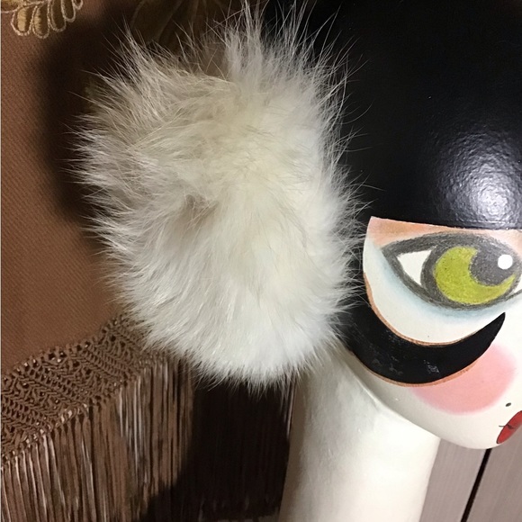 Fabulous oversized white fox earmuffs - Picture 3 of 4